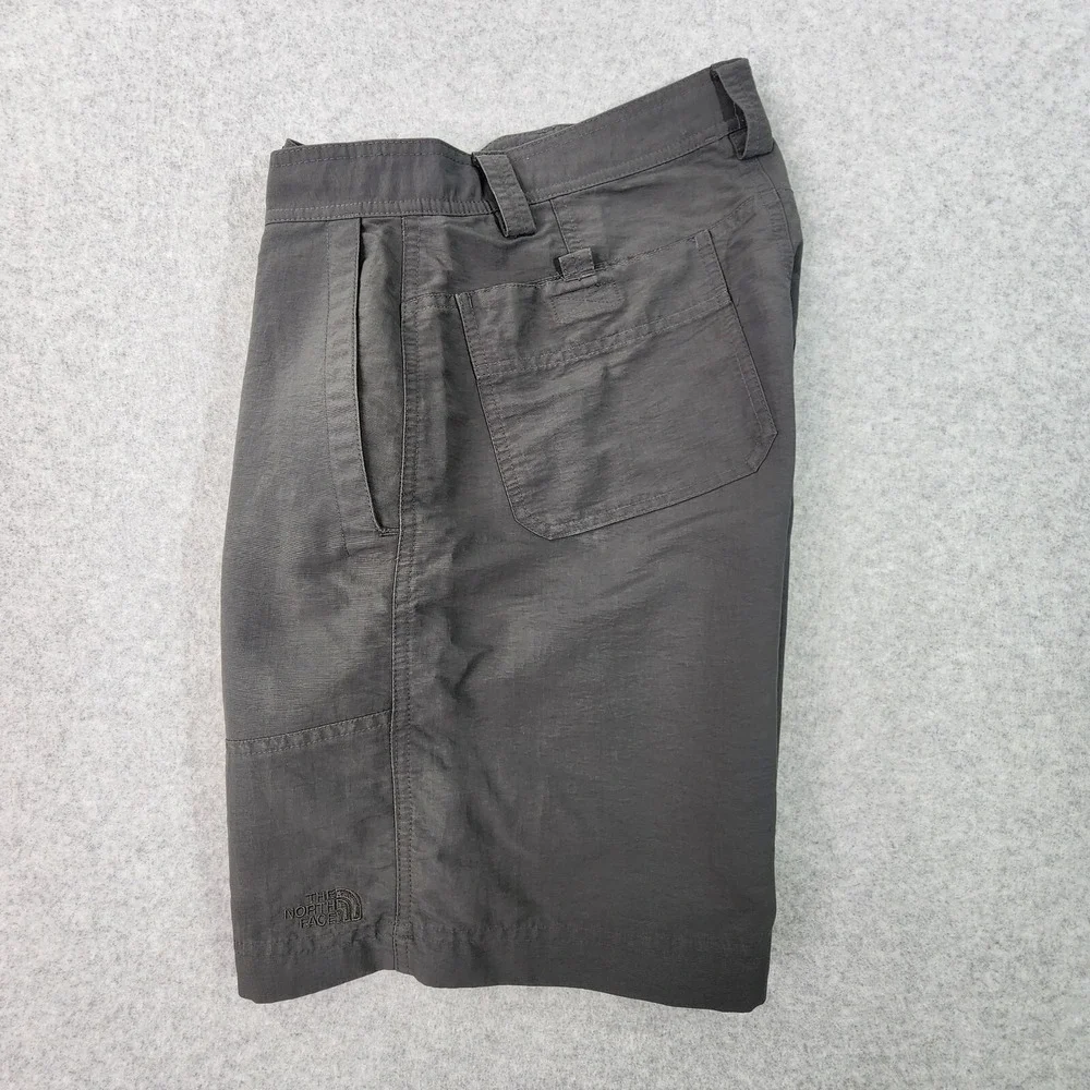 The North Face Chino Shorts Men 32 Gray Nylon Pockets Outdoors Hiking Activewear